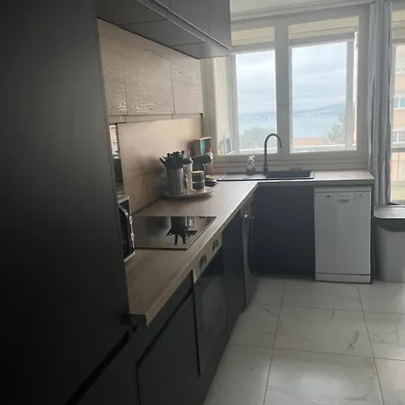 6 Personnes * Sète